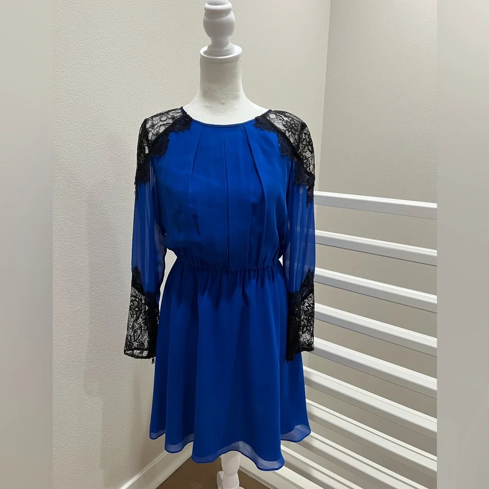 Alice + Olivia Dany Lace Shoulder Pleat Front Dress in Cobalt, XS - Picture 2 of 6